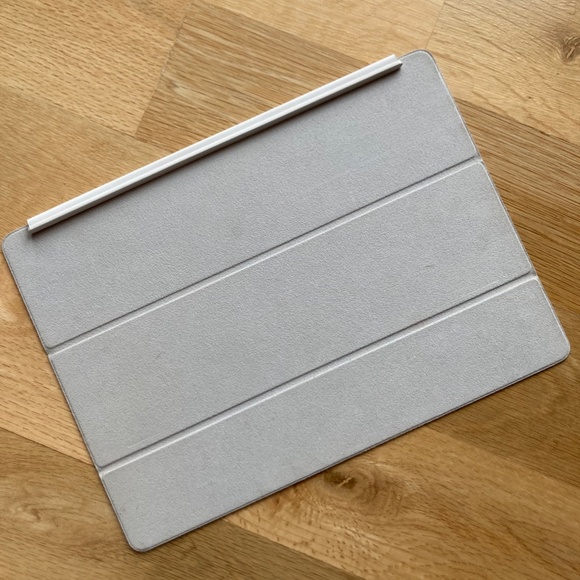 iPad Pro Vegan Suede Smart Folio Cover by Apple White EUC - Picture 8 of 11